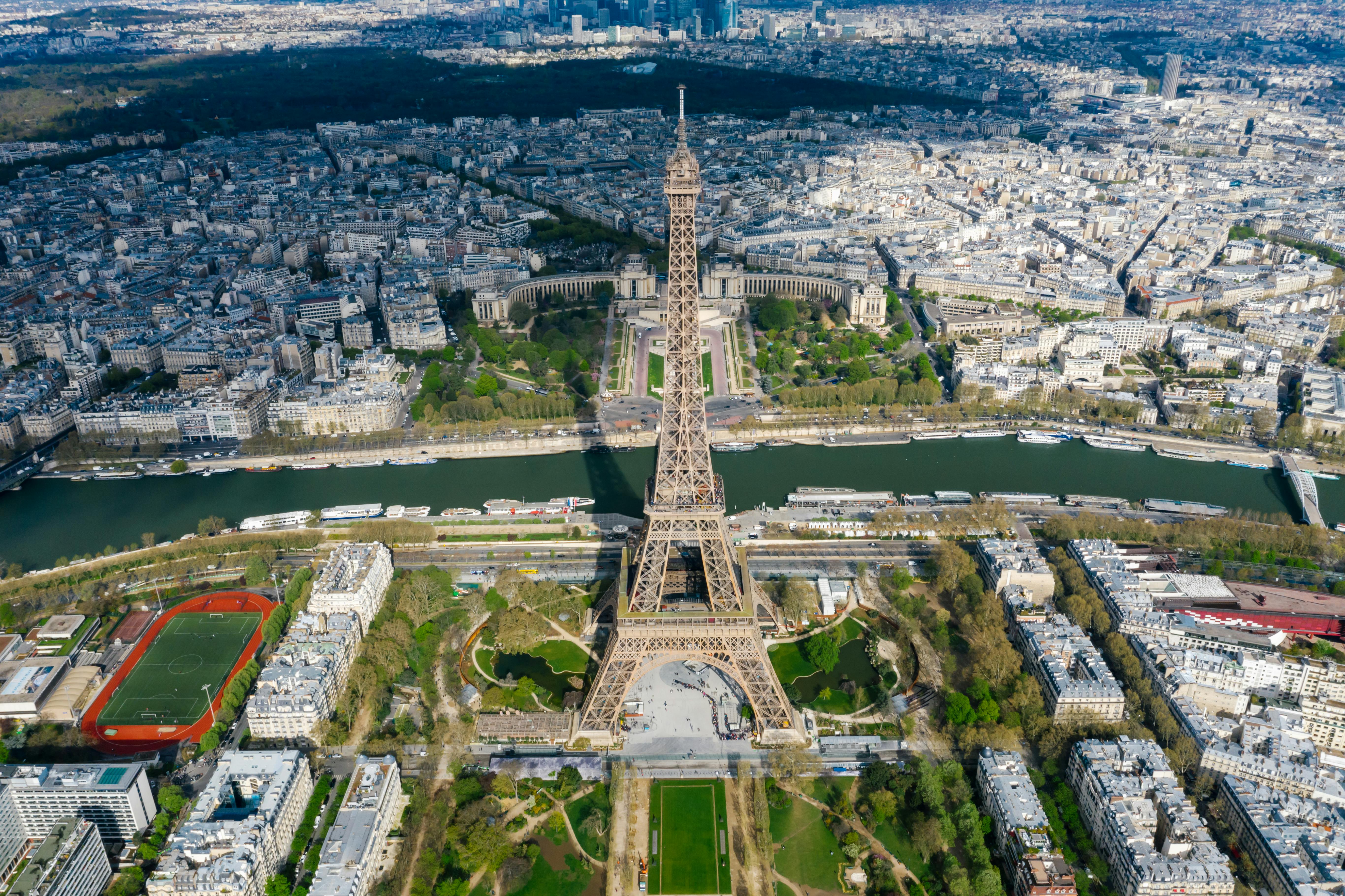 A Day in the Life of a Parisian: Immersive Local Experiences
